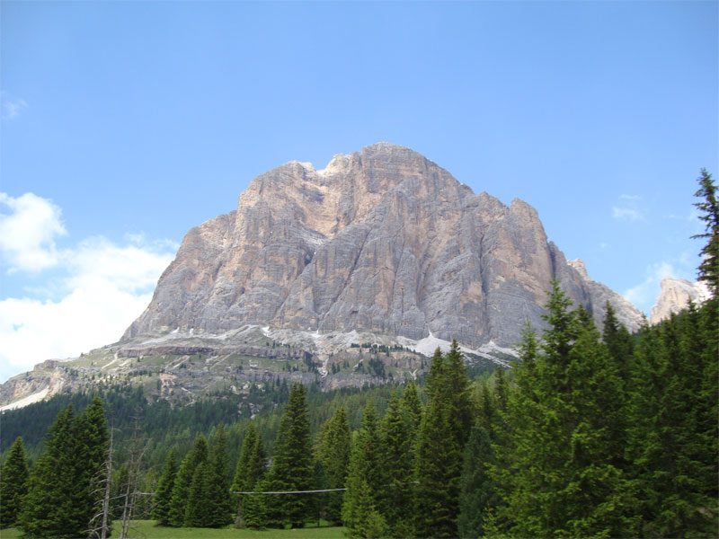 gal/2010/07 - Sella Ronda Bike Day 2010/03_il_mega_giro del sabato/15verso-il-falzarego_02.jpg